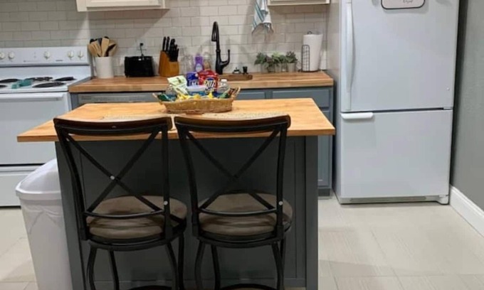 Ponca City Maison | Suzanne's Cheerful 2 Bedroom in Ponca City WiFi