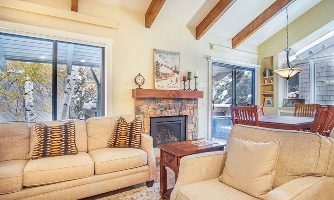 Ketchum Copropriété | Sun Valley Family Getaway! #140-Hot Tub, Pool, Spa, 10 minute Walk to Town & Lifts