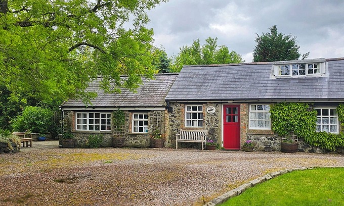 Bushmills Cottage | Swallow cottage a quiet haven on the north Antrim Coast