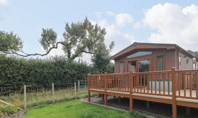 Leigh upon Mendip Cottage | SWALLOWS LODGE, pet friendly, character holiday cottage in Cranmore