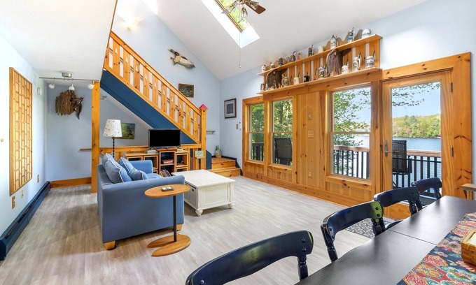 Lyman Maison | Swan Song – Private, Waterfront Home for 8! Great Amenities, Great Location