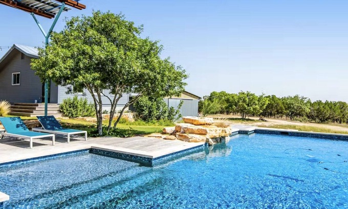 Johnson City Cabine | Sweeping Hill Country Views from "the Hilltop"