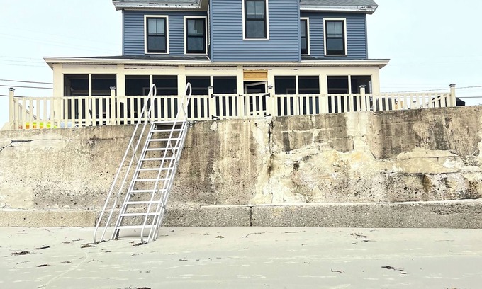 Ogunquit - Wells Maison | Sweeping ocean views, steps to the sand!