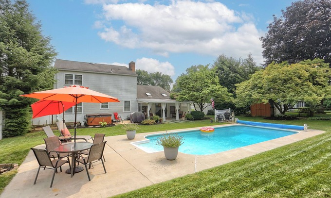Palmyra Maison | Sweet Backyard Oasis! Just minutes from Hershey Park and attractions!