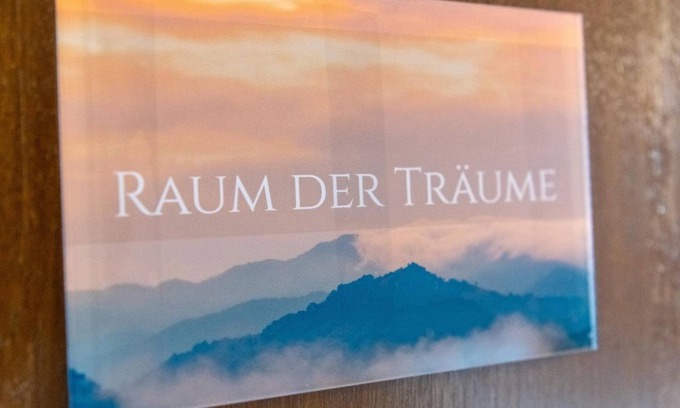 Kurzes Holz Appartement | "Sweet Dreams" - double room, shared bathroom, WC - Traumoase Wolfenbüttel