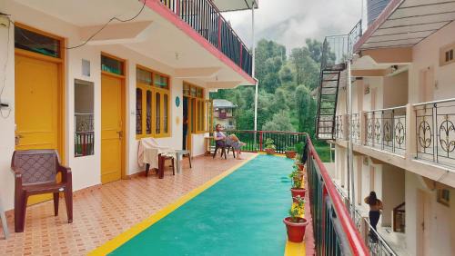 Bhagsu Nag Maison | Sweet Dreams