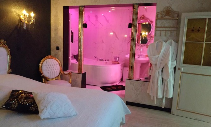 Val de Briey Hôtel | Sweet Love,Love Hôtel