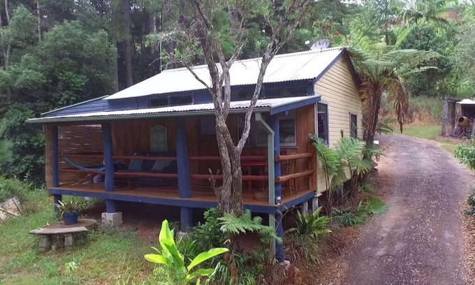 Upper Burringbar Maison | Sweetwater Cottage. A private mountain escape