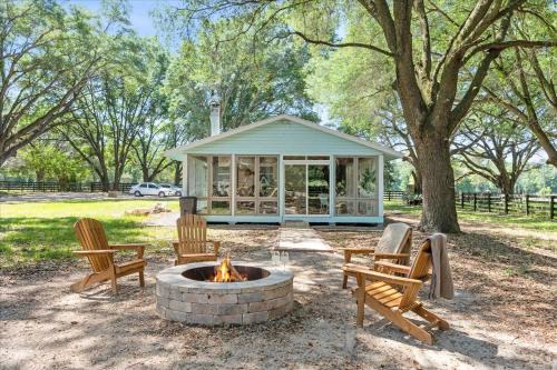 Fort White Maison | Sweetwater on the Range - New Reno Farm Getaway