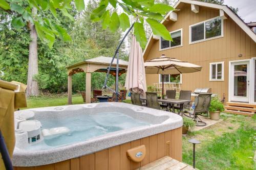 Gold Bar Maison | Swim, Hike and Fish Owls Nest Gold Bar Cabin