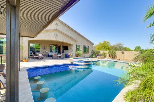 Goodyear Maison | Swim-Up Bar and Putting Green Goodyear Getaway!
