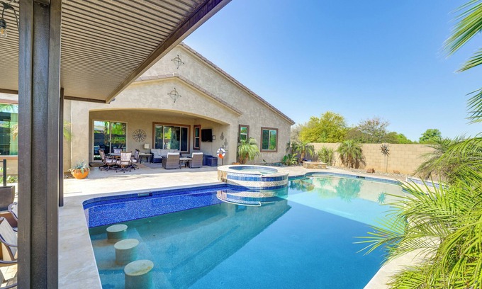 Goodyear Maison | Swim-Up Bar & Putting Green: Goodyear Getaway!