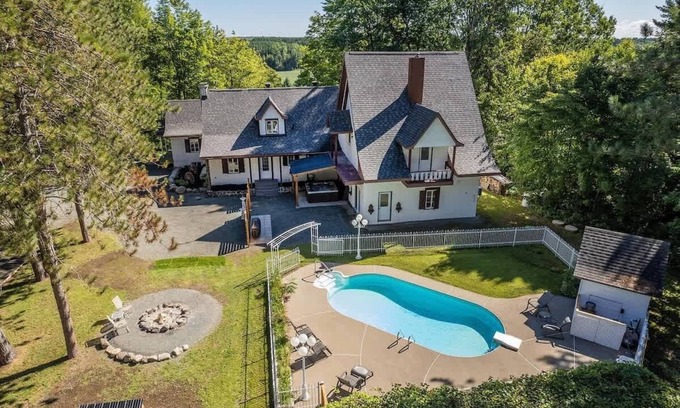 Saint-Leonard-d'Aston Chalet De Ski | Piscine - Bord de rivière - Spa - Les berges du