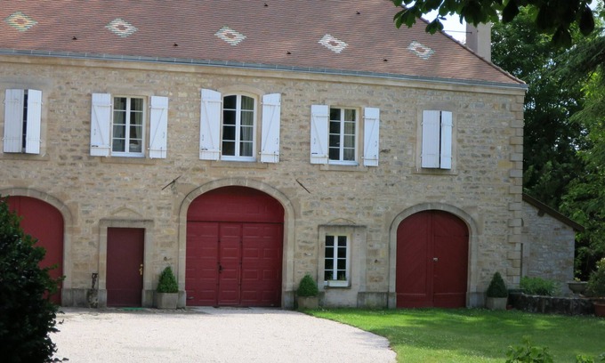 Baulme-la-Roche Maison | encantadora casa en una propiedad del siglo 16 con un parque 2.8h