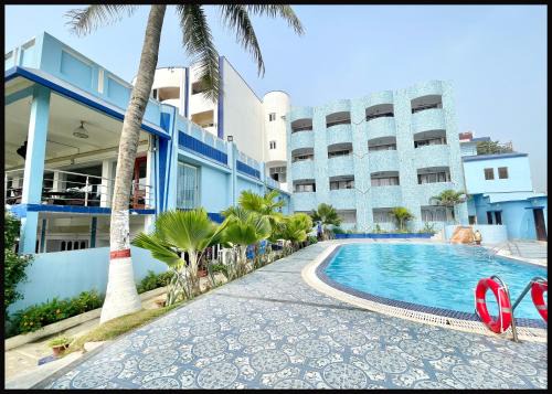 Puri Hôtel | Swimming Pool, Garden and Private Sea Beach HOTEL VI, PURI, fully Air Conditioned Rooms And BREAKFAST, Wifi & Restaurant And Parking - BEST HOTEL IN PURI