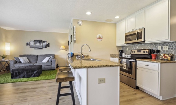 Diamondhead Maison | Swing on Over to this Golf Club Condo