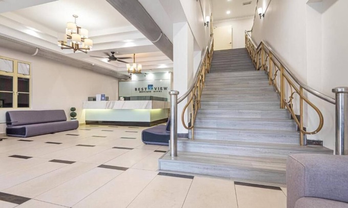 Subang Jaya Hôtel | Swing & Pillows at USJ Taipan