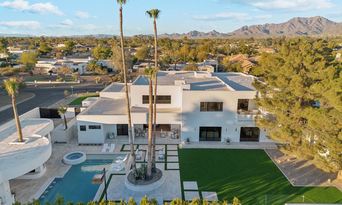 La Tierra Estates Maison | SWSS - NEW ELITE RETREAT: Premier Destination for Corporate and Wellness Stays