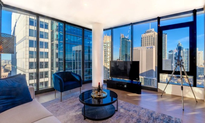Sydney Central Business District Appartement | Sydney Luxe Observatory Home | City, Pool & Gym