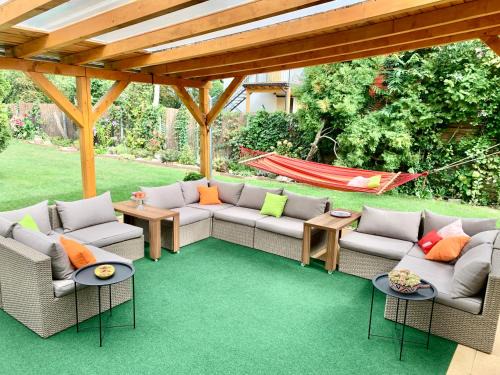 Balatonszarszo Maison | Szárszó Apartment with 3 rooms and PRIVATE BEACH, PRIVATE PARKING
