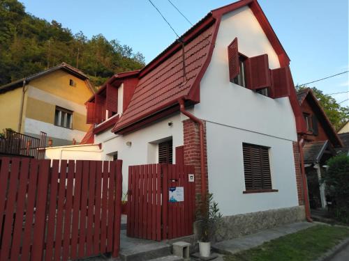 Zebegeny Maison | Szőnyi úti vendégház