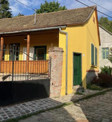Szentendrei Maison | Szent Flórián Tűzoltó Panzió Visegrád