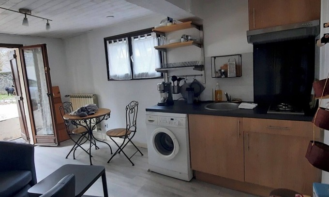 Frontenex Appartement | T1 Equipé avec parking- proximité gare - bus