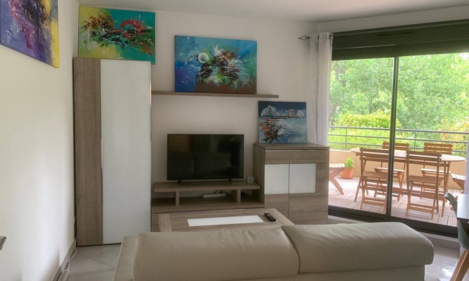 Est Appartement | T2 Aix en Provence piscine terrasse climatisé