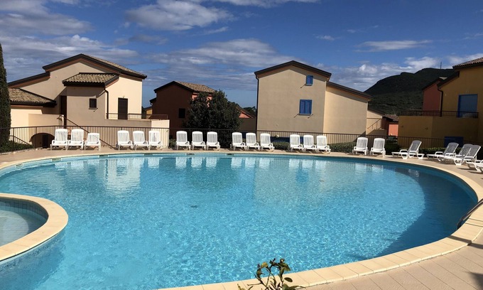 Lozari Appartement | Appartement T2 dans résidence avec piscine à 400m de la plage de Lozari
