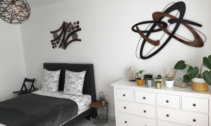 Route de Vannes Appartement | T2 au calme - Rond point de Vannes