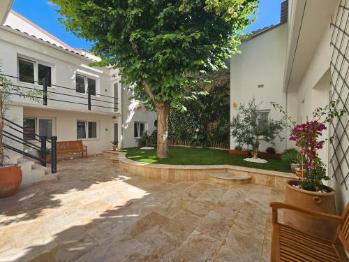 Meze Appartement | T2 climatisé à 50m du port et de la plage