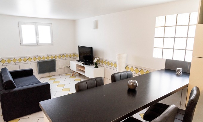 Clichy-Sous-Bois Appartement | T2 Cozy proche Paris, Aéroport CDG, Disney