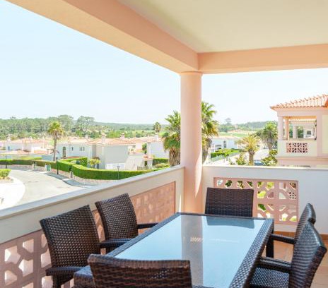 Praia del Rei Appartement | T2 espaçoso Praia Del Rey, Óbidos piscina comum, Caravelas