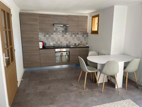 Onet-le-Chateau Appartement | T2 meublé 42m2 avec terasse