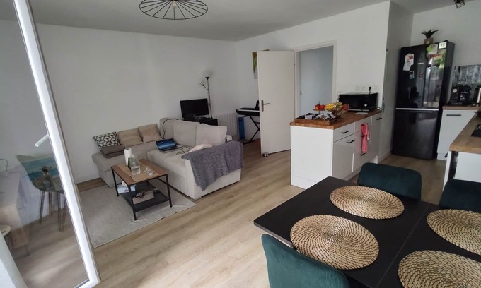 Barriere de Paris Appartement | T2 near metro B with terrace & garden - Parking
