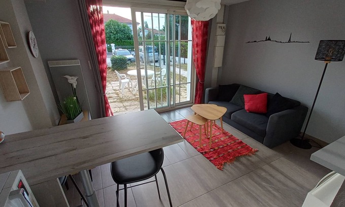 Chaponost Appartement | T2 récent - jardin et terrasse - commerces à pieds