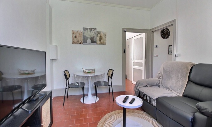 Saint-Honore-les-Bains Appartement | T2 single-storey (no works) with private terrace and veranda