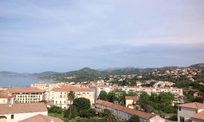 L'Ile-Rousse Appartement | T2 Very quiet, close to beaches and town center, sea and mountain views