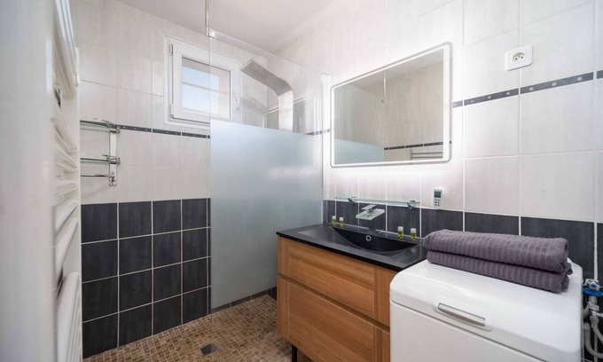 La Belle de Mai Appartement | Appartement T3 climatisé, Wi-Fi