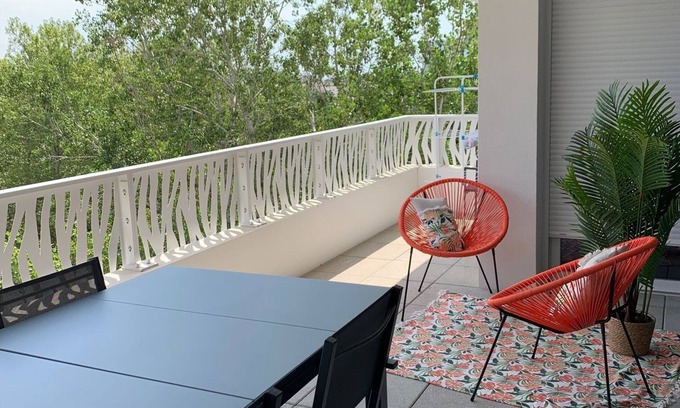 Canet-en-Roussillon Appartement | T3, 70 m2 classified 3*, large equipped terrace, CLIM, closed garage on ground floor