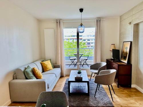 12th Arrondissement Appartement | T3 balcon parking clim 3mn pied metro 8 et T3