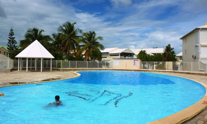 Grande-Terre Appartement | T3 standing direct marina Saint- François vue port de plaisance