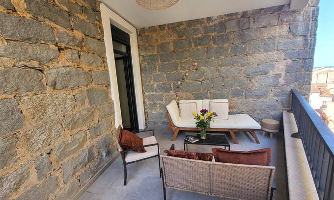 Propriano Appartement | T3 classé 3 etoiles Residence typique entierement rénovée au cœur de Propriano