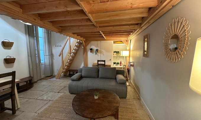 Montpellier City-Centre Appartement | T3 rénové, au calme, plein centre et climatisé