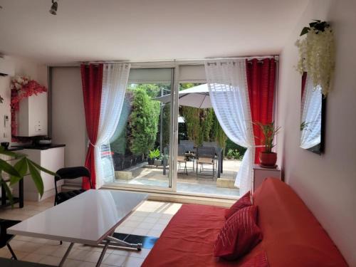 Boulouris-sur-Mer Appartement | T3 RDJ south, Sea exit from residence