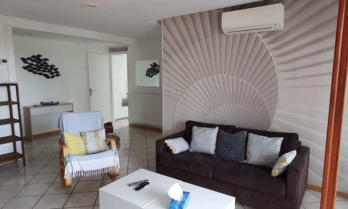 La Ciotat Appartement | T3 rénové 67m² - 250m des plages - 6 pers - parking - proche commerces et resto