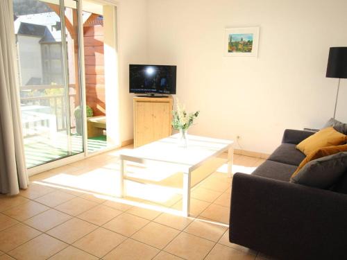 Saint-Mamet Appartement | T3 Sud avec balcon, piscine, parking, animaux ok et wifi - FR-1-313-236