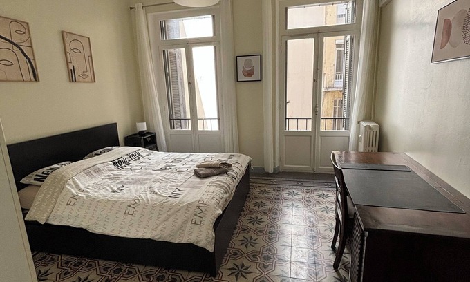 Baille Appartement | T4 Air-conditioned 3 Bedrooms Proximité Castellane Immeuble Art Déco / 6 persons