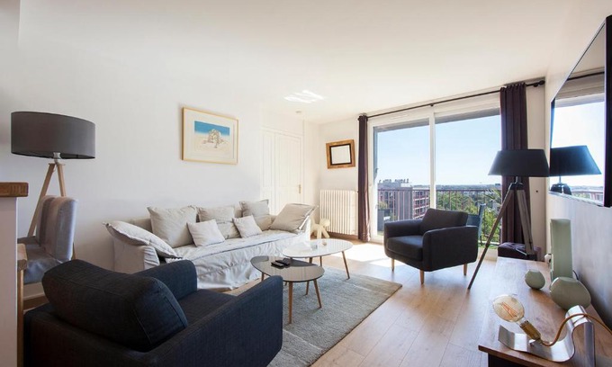 Bourg-l'Eveque Appartement | T4 refait à neuf Rennes, 3 ch. parking, 2 balcons.