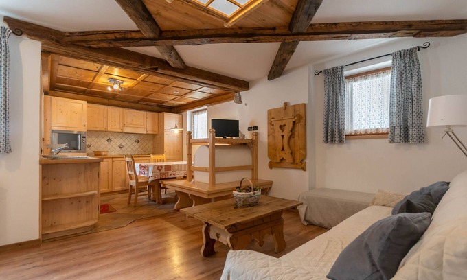 Campitello di Fassa Appartement | Tabià Elisa ground floor, a jewel at the foot of Sassolungo